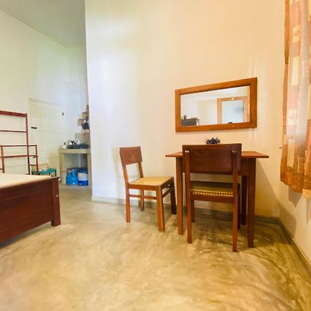 Waves Hotel Hikkaduwa Bagian luar foto