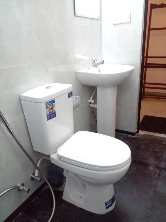 Waves Hotel Hikkaduwa Bagian luar foto