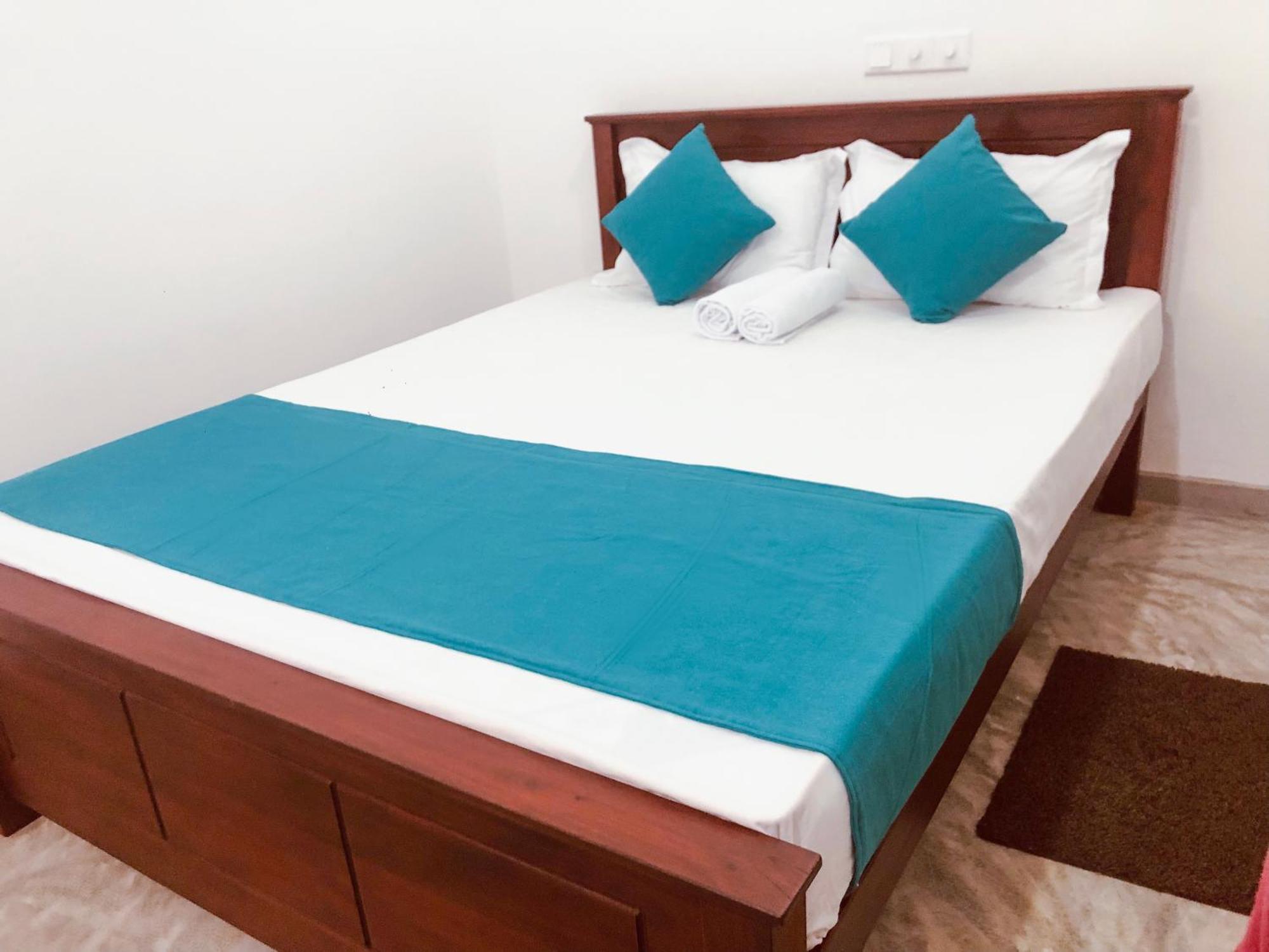 Waves Hotel Hikkaduwa Bagian luar foto