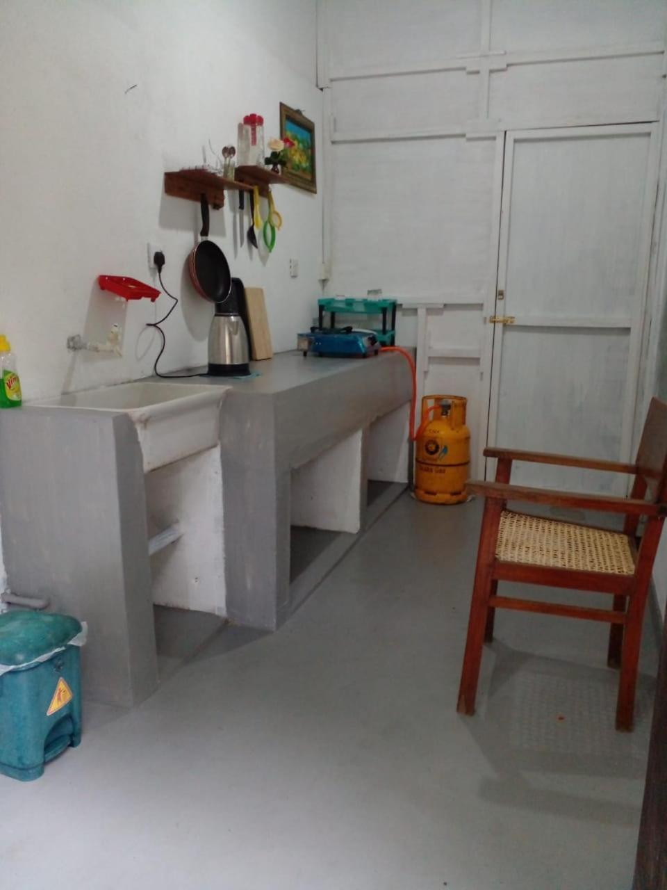 Waves Hotel Hikkaduwa Bagian luar foto