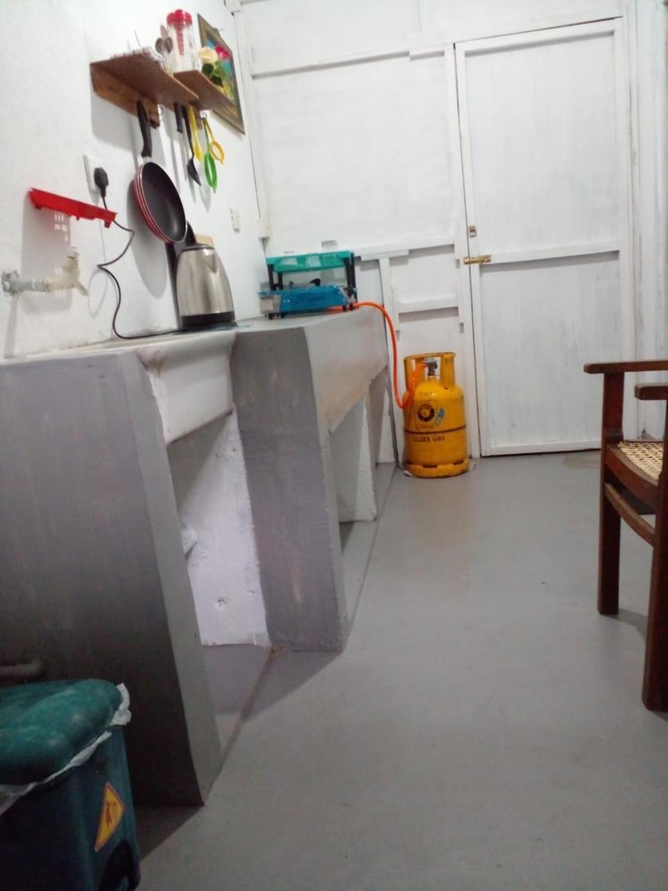 Waves Hotel Hikkaduwa Bagian luar foto