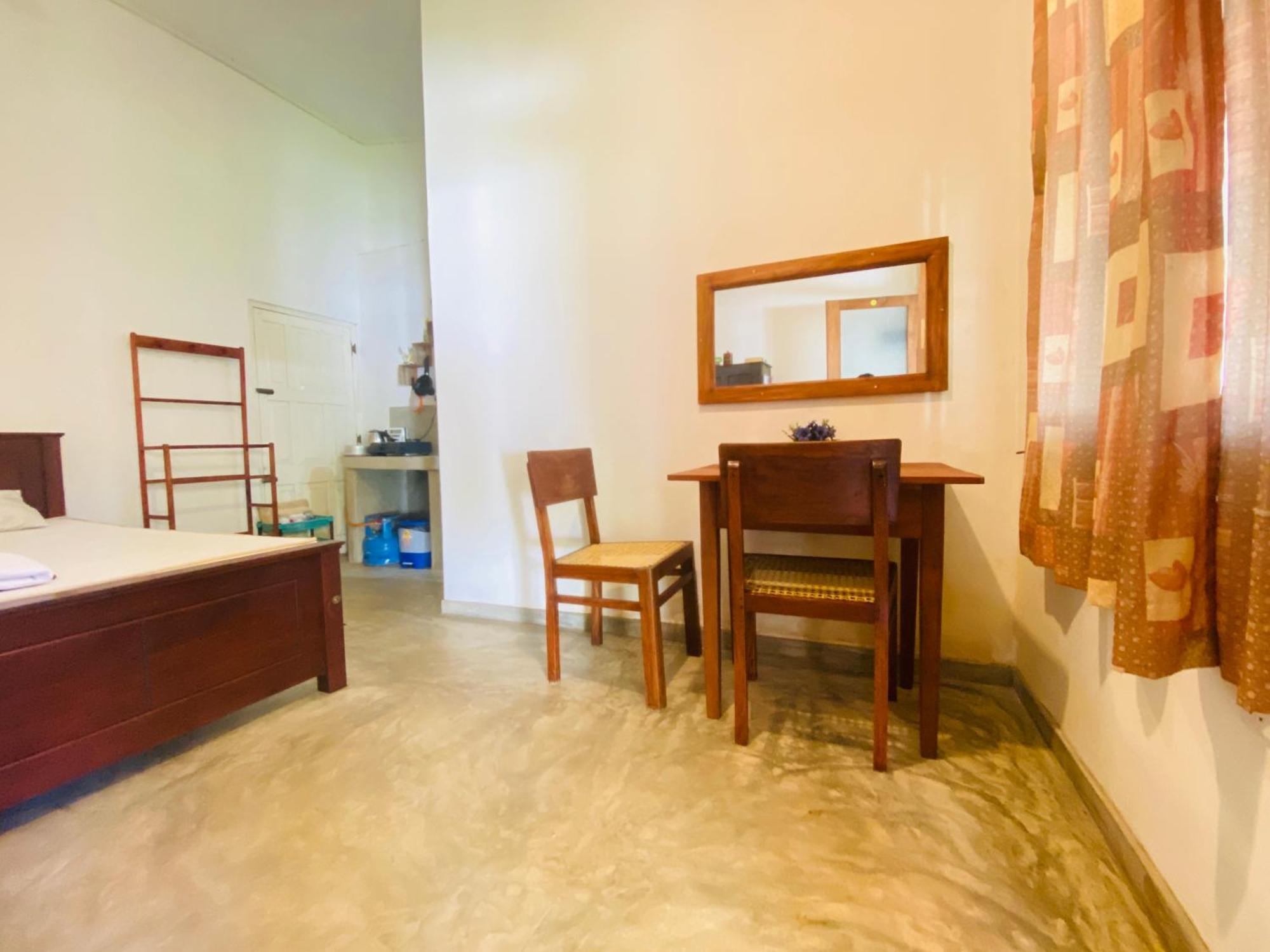 Waves Hotel Hikkaduwa Bagian luar foto