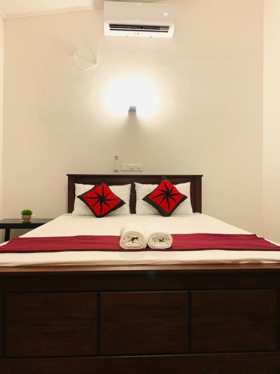 Waves Hotel Hikkaduwa Bagian luar foto